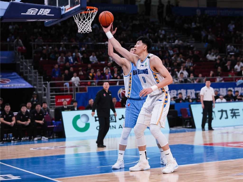 他们通过队 他们通过队