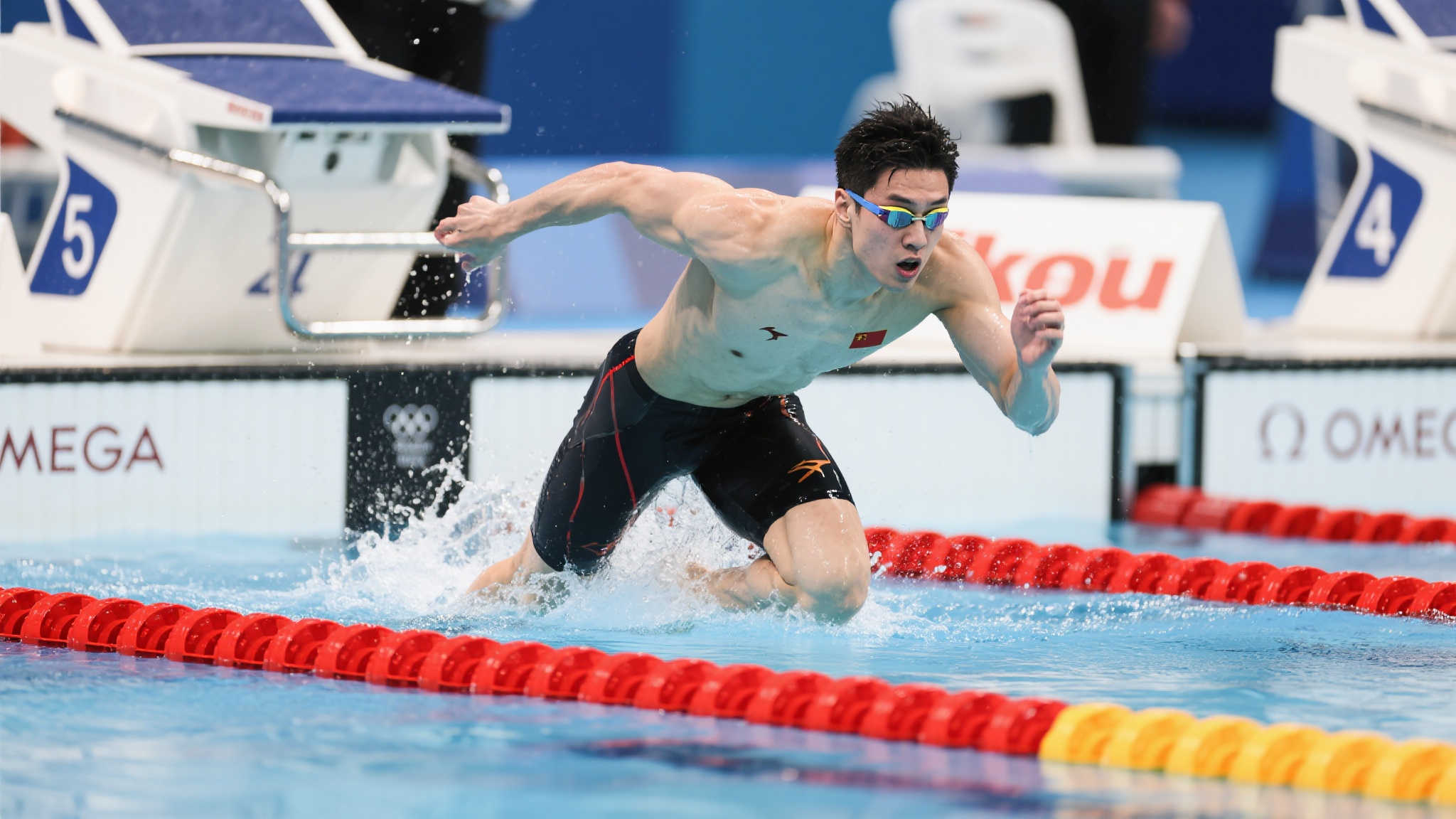 让我们拭目 让我们拭目